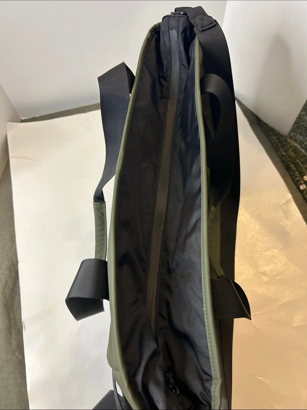 Quince Olive Green Utility Travel Bag with Black Straps - Picture 3 of 16